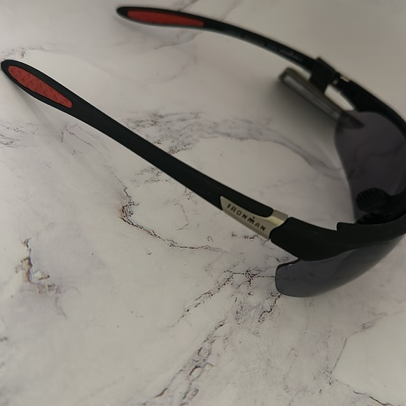 Foster Grant Ironman glasses - Picture 2 of 8